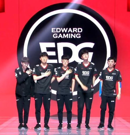 EDG remporte la première série de 2022 LPL Summer Split sur FPX 42 EDG remporte la première série de 2022 LPL Summer Split sur FPX - 41