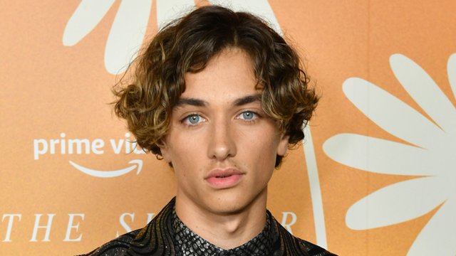 Gavin Casalegno: 15 faits sur l'acteur de The Summer I Turned Pretty que vous devez savoir 2 Gavin Casalegno: 15 faits sur l'acteur de The Summer I Turned Pretty que vous devez savoir - 1