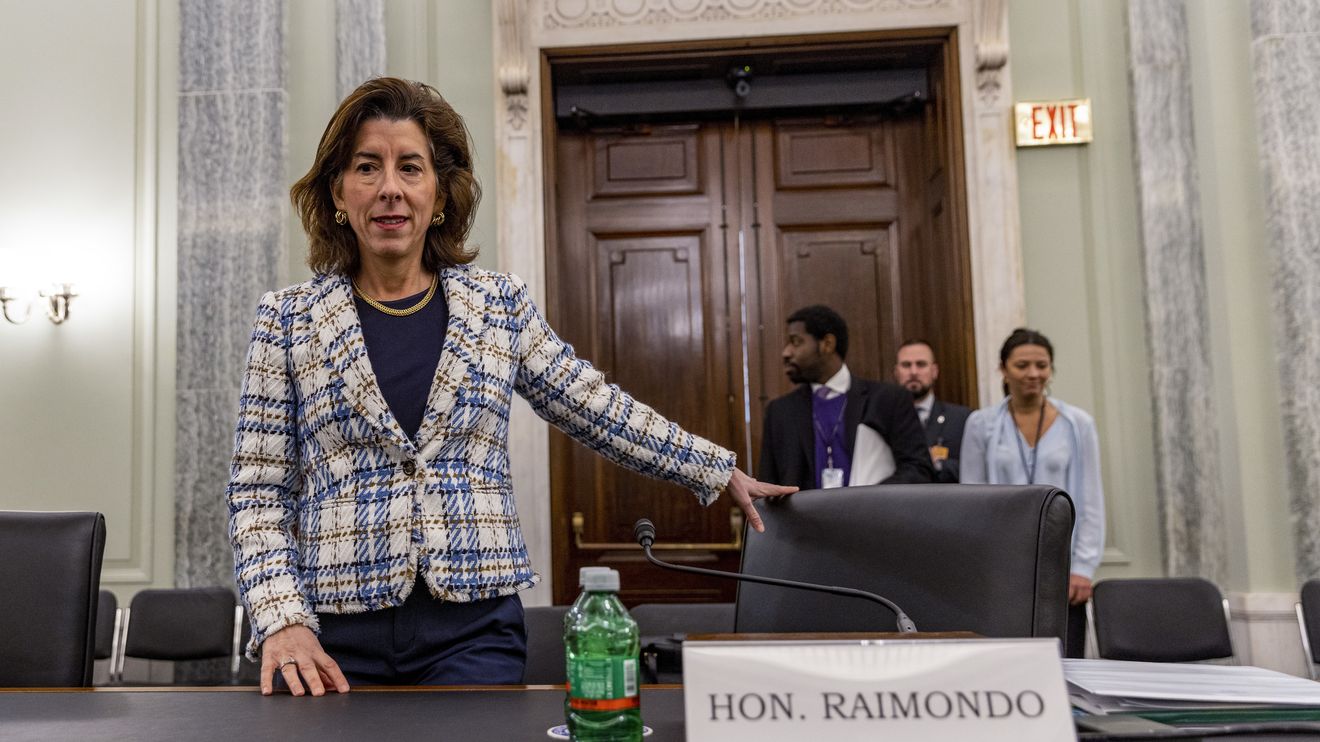 La secrétaire au Commerce, Gina Raimondo, vue prendre le poste de Janet Yellen au Trésor après les élections de mi-mandat 2 La secrétaire au Commerce, Gina Raimondo, vue prendre le poste de Janet Yellen au Trésor après les élections de mi-mandat - 1
