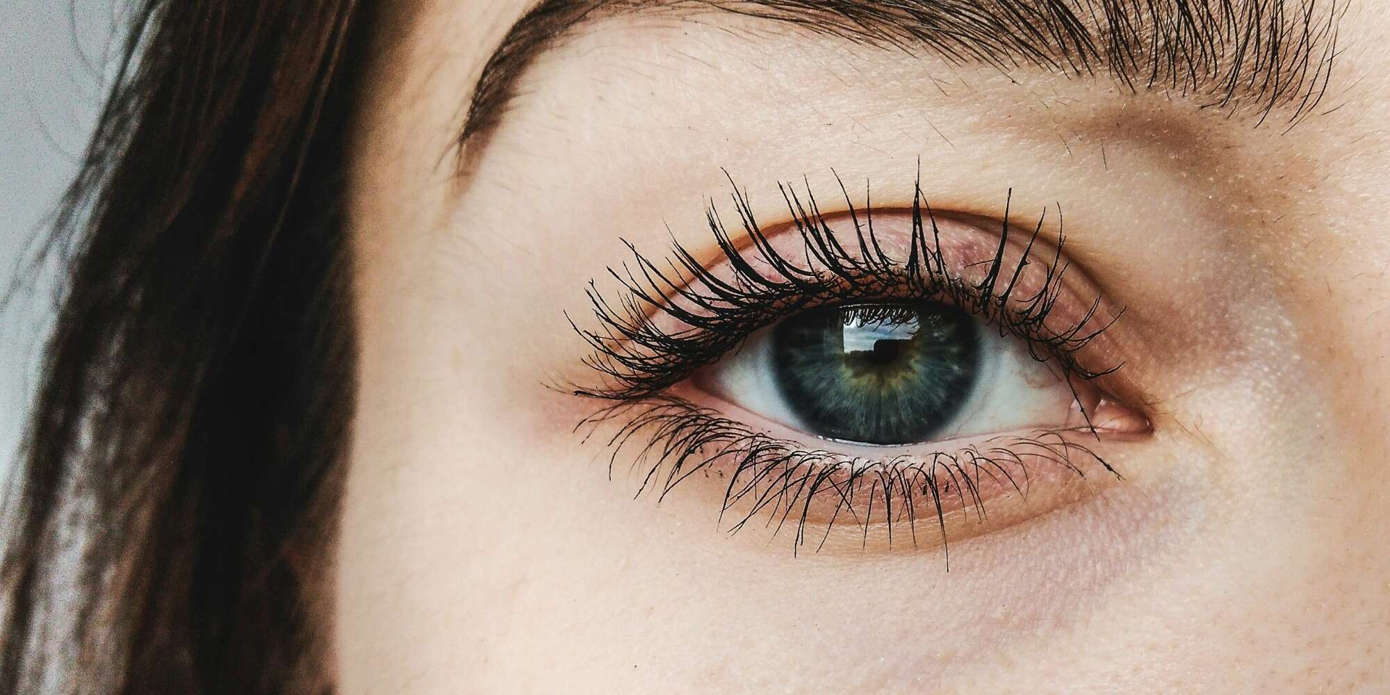 Demandez à une rédactrice beauté : comment faire en sorte que vos cils tiennent une boucle 2 Demandez à une rédactrice beauté : comment faire en sorte que vos cils tiennent une boucle - 1