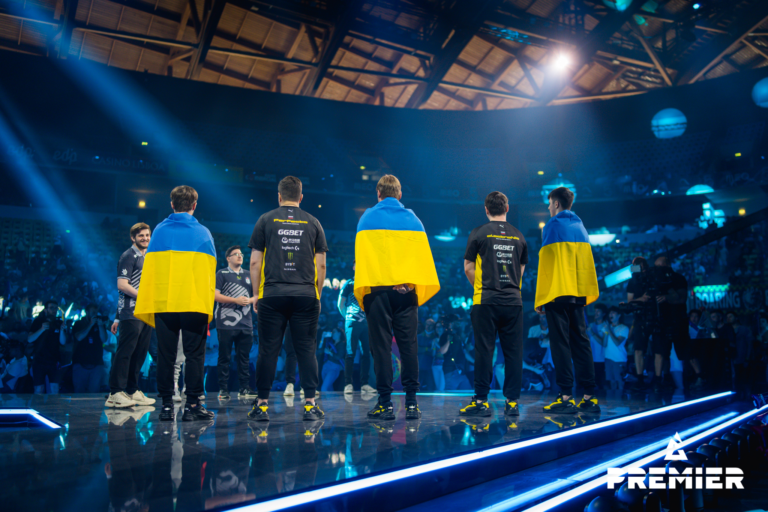 NAVI reprend le trône et remporte le premier trophée CS:GO de 2022 lors de la finale de printemps BLAST 2 NAVI reprend le trône et remporte le premier trophée CS:GO de 2022 lors de la finale de printemps BLAST - 1