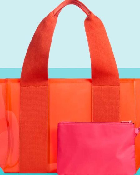 Ce fourre-tout State Bags Wellington est le sac de plage parfait 155 Ce fourre-tout State Bags Wellington est le sac de plage parfait - 154