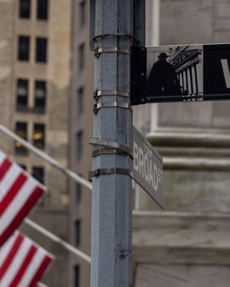 Le Dow perd près de 700 points après un long week-end alors que le dollar atteint son plus haut niveau en 19 ans - 9
