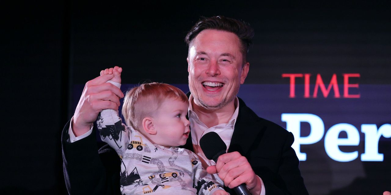 Elon Musk a engendré des jumeaux avec l'un de ses cadres supérieurs: rapport 2 Elon Musk a engendré des jumeaux avec l'un de ses cadres supérieurs: rapport - 1