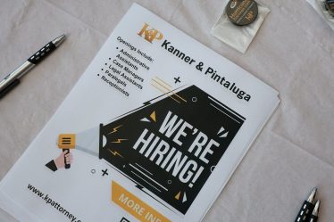 L'embauche aux États-Unis est probablement tombée à son plus bas niveau en 18 mois en juin - 250 000 nouveaux emplois prévus - 9