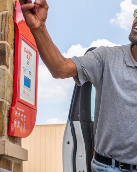 Le prix moyen de l'essence aux États-Unis chute de 19 cents à 4,86 $ le gallon 74 Le prix moyen de l'essence aux États-Unis chute de 19 cents à 4,86 $ le gallon - 73
