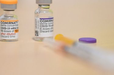Moderna et Pfizer vont commencer des essais cliniques pour des boosters COVID-19 qui ciblent BA.5 "dans un avenir proche" - 9