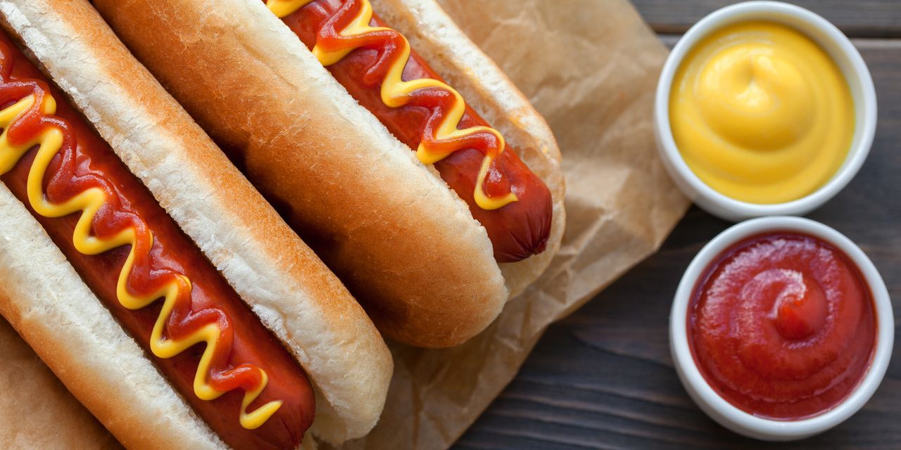 Offres de la Journée nationale du hot-dog d'Oscar Mayer, Nathan's Famous et Miller Lite - 1