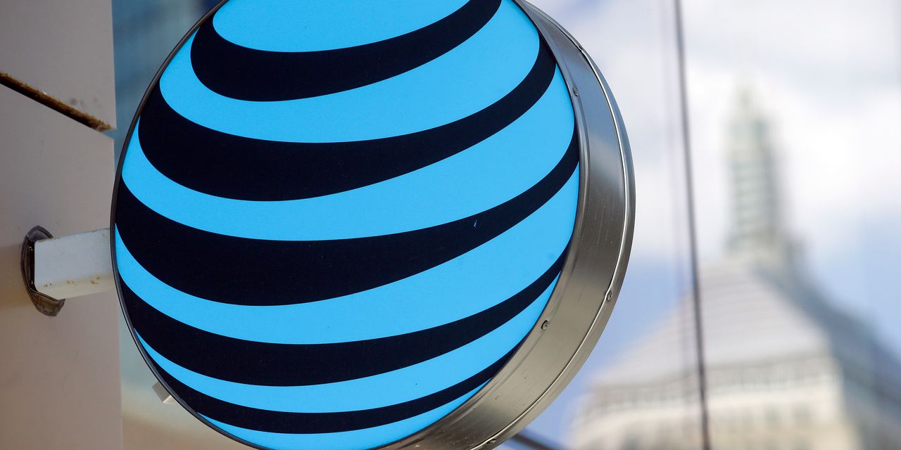 L'action AT&T risque de connaître la pire chute en deux décennies après ses bénéfices 2 L'action AT&T risque de connaître la pire chute en deux décennies après ses bénéfices - 1