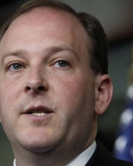 Lee Zeldin, candidat du GOP au poste de gouverneur de New York, attaqué au couteau, indemne 14 Lee Zeldin, candidat du GOP au poste de gouverneur de New York, attaqué au couteau, indemne - 13