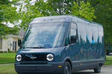 Le stock de Rivian augmente alors qu'Amazon commence à utiliser les camionnettes de livraison électriques du fabricant de véhicules électriques - 7