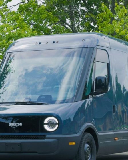 Le stock de Rivian augmente alors qu'Amazon commence à utiliser les camionnettes de livraison électriques du fabricant de véhicules électriques 6 Le stock de Rivian augmente alors qu'Amazon commence à utiliser les camionnettes de livraison électriques du fabricant de véhicules électriques - 5