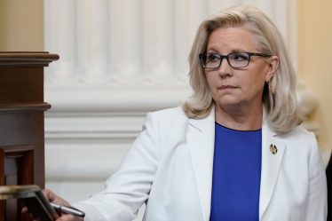 Le comité de la Chambre du 6 janvier pour interroger davantage de membres du cabinet de Trump, peut assigner à comparaître Ginni Thomas - 5