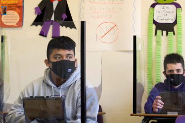 Les districts scolaires publics face à une décision sur le port du masque facial, car BA.5 crée des niveaux élevés de transmission communautaire - 9