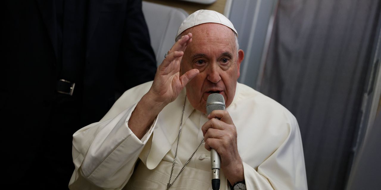 Le pape dit qu'il va ralentir ou prendre sa retraite : "Vous pouvez changer de pape" 2 Le pape dit qu'il va ralentir ou prendre sa retraite : "Vous pouvez changer de pape" - 1