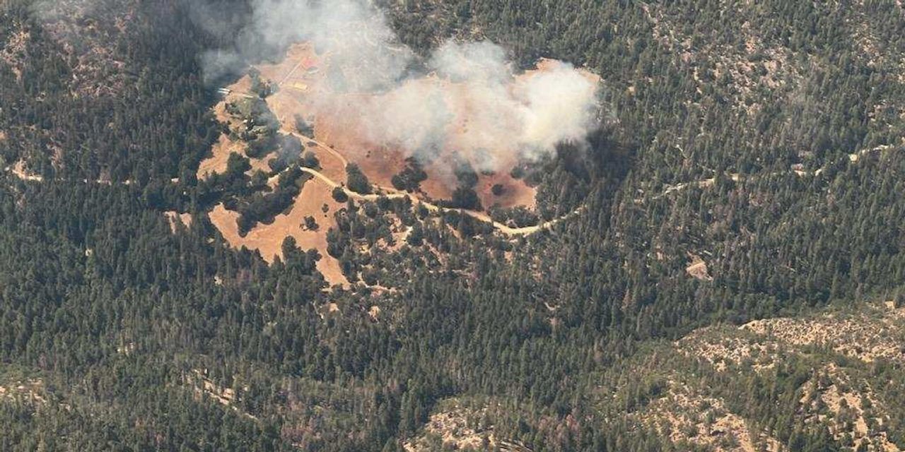 La chaleur et le vent menacent d'attiser la croissance des incendies de forêt dans l'Ouest 2 La chaleur et le vent menacent d'attiser la croissance des incendies de forêt dans l'Ouest - 1