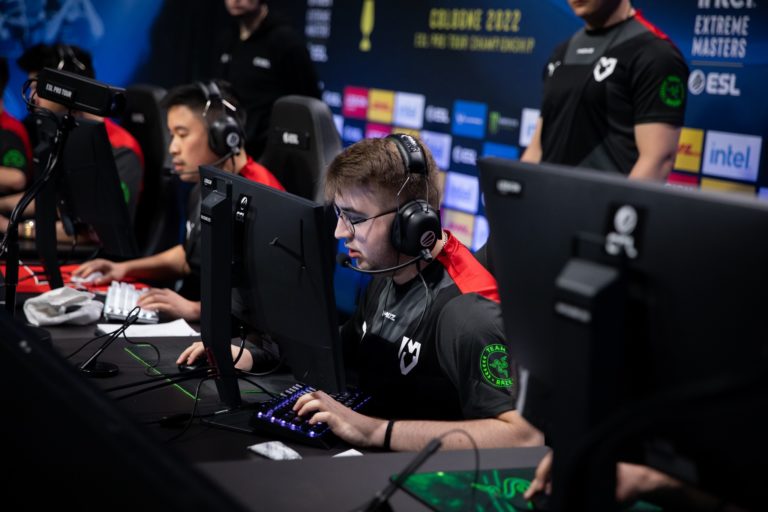 MOUZ élimine Heroic des IEM Cologne 2022 2 MOUZ élimine Heroic des IEM Cologne 2022 - 1