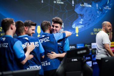 Course de Cendrillon en préparation : les coureurs de Movistar balayent le G2 lors de la manche d'ouverture de la scène principale de l'IEM Cologne - 5