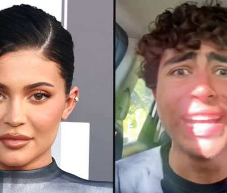 Kylie Jenner applaudit à "mentir" TikToker qui a affirmé qu'elle ne lui avait pas donné assez de pourboire 18 Kylie Jenner applaudit à "mentir" TikToker qui a affirmé qu'elle ne lui avait pas donné assez de pourboire - 17