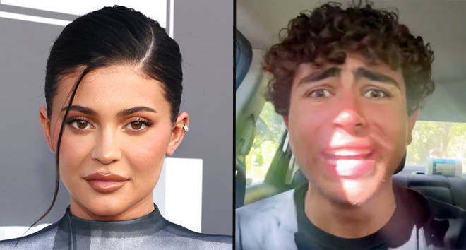Kylie Jenner applaudit 