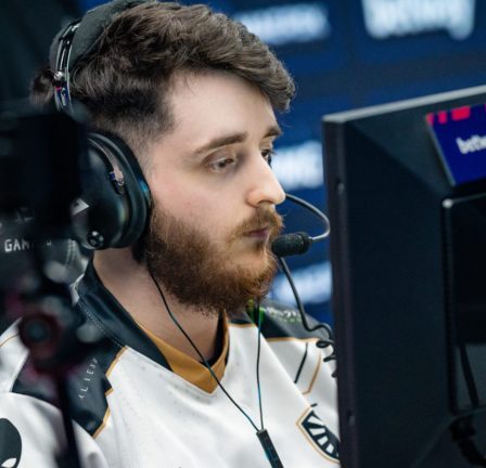 La NAF engage un combat 1 contre 2 avec un ninja désamorcé pour assurer une manche cruciale aux IEM Cologne 2022 - 21