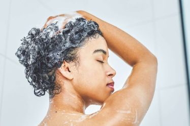 Demandez à un éditeur de beauté : 8 meilleurs shampooings clarifiants pour tous les types de cheveux - 9