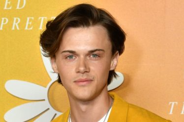 Christopher Briney: 16 faits sur l'acteur de Summer I Turned Pretty que vous devez savoir - 11