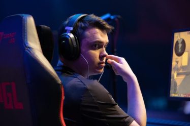 ElectroNic n'a pas entendu Twistzz tomber du silo lors de la manche cruciale de la grande finale de l'IEM Cologne : "Il y avait beaucoup de bruit" - 9