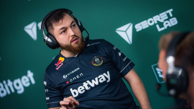 BIG Krimbo fait l'éloge de l'entraîneur CS:GO gob b: '[He] a une solution pour chaque problème rencontré par un joueur' - 1