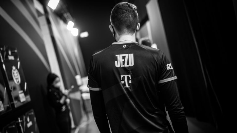 Jezu de SK Gaming s'est reposé du LEC en raison de problèmes de santé, Gadget prend sa place 2 Jezu de SK Gaming s'est reposé du LEC en raison de problèmes de santé, Gadget prend sa place - 1