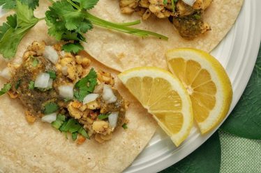 5 raisons saines de manger du tempeh, le cousin savoureux et riche en probiotiques du tofu - 27