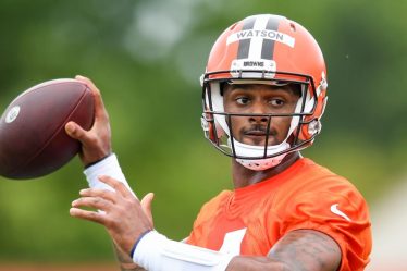 Salaire de Deshaun Watson : Pourquoi Watson ne perdra que 345 000 $ pour sa suspension - 5