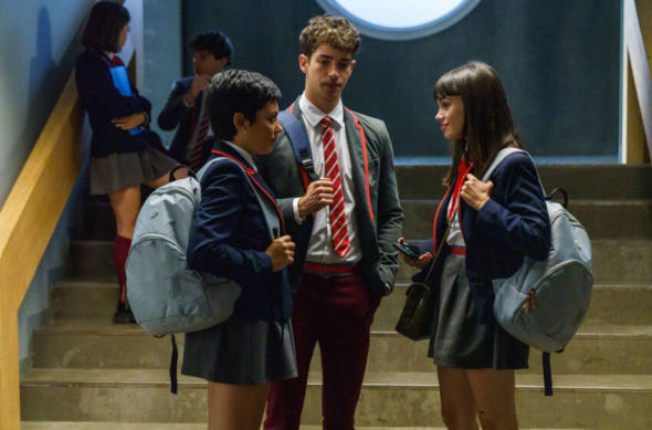 Elite saison 5 - meilleures émissions espagnoles sur Netflix - Outer Banks saison 3