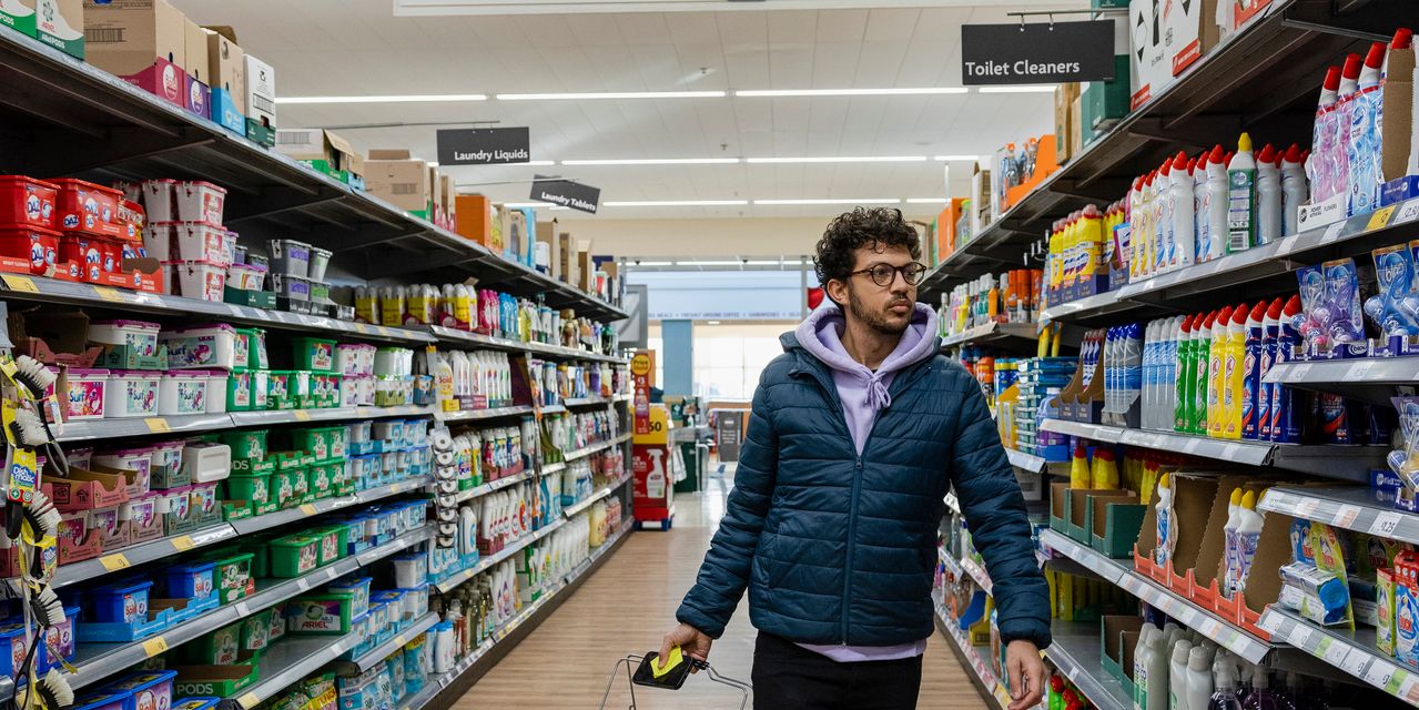"L'épargne va s'épuiser": déjà malmenée par une inflation élevée, la hausse des taux de la Fed touchera durement les Américains à faible revenu et ruraux 2 "L'épargne va s'épuiser": déjà malmenée par une inflation élevée, la hausse des taux de la Fed touchera durement les Américains à faible revenu et ruraux - 1