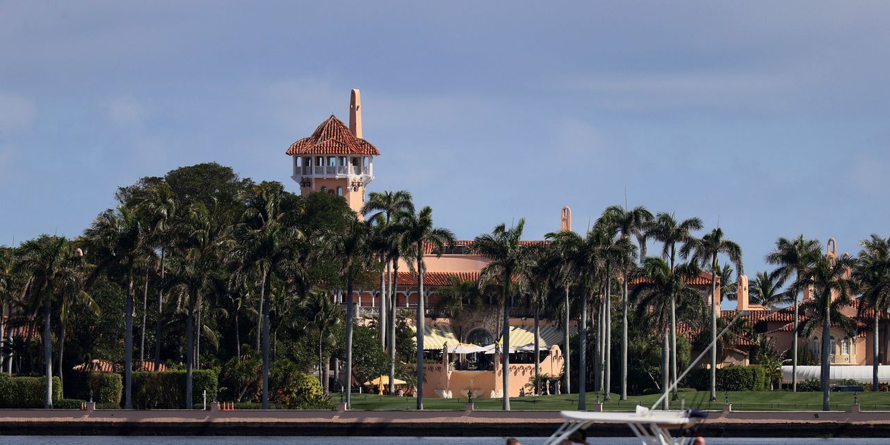 Documents top-secrets, info 're: the President of France' et une subvention de clémence Roger Stone: Ce que le FBI a pris à Mar-a-Lago de Trump 2 Documents top-secrets, info 're: the President of France' et une subvention de clémence Roger Stone: Ce que le FBI a pris à Mar-a-Lago de Trump - 1