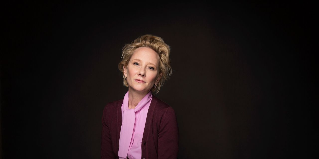 L'actrice Anne Heche, 53 ans, décède des suites de blessures subies dans un accident de voiture 2 L'actrice Anne Heche, 53 ans, décède des suites de blessures subies dans un accident de voiture - 1