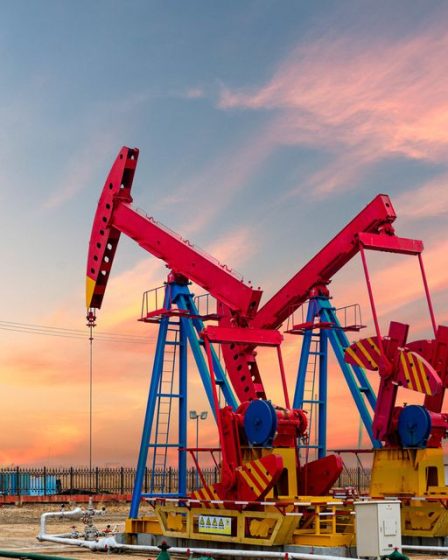 Les contrats à terme sur le pétrole chutent de plus de 4% alors que les inquiétudes sur la croissance chinoise dominent 48 Les contrats à terme sur le pétrole chutent de plus de 4% alors que les inquiétudes sur la croissance chinoise dominent - 47