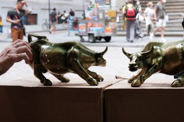 Dow dépasse les 34 000 pour la première fois depuis mai alors que les détaillants mènent le rallye des actions - 5