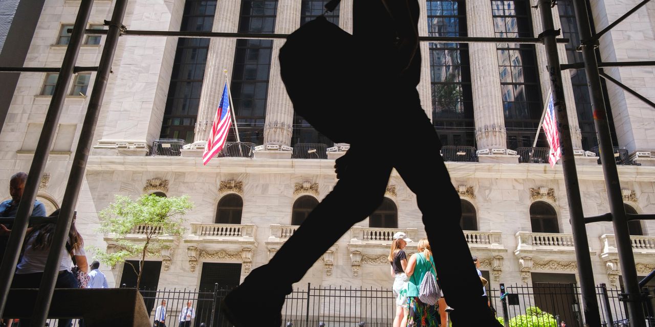 Les actions américaines ouvrent en baisse alors que les traders se préparent à la volatilité au milieu de l'expiration mensuelle des options 2 Les actions américaines ouvrent en baisse alors que les traders se préparent à la volatilité au milieu de l'expiration mensuelle des options - 1