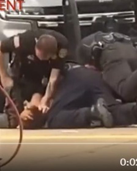 3 flics de l'Arkansas suspendus pour une arrestation qui a provoqué l'indignation des médias sociaux 72 3 flics de l'Arkansas suspendus pour une arrestation qui a provoqué l'indignation des médias sociaux - 71
