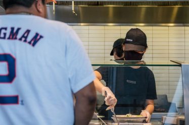 Bill Ackman dit que les chaînes de restauration rapide sont un bouclier inflationniste. En voici deux qu'il aime, et un qu'il vient de vendre. - 9