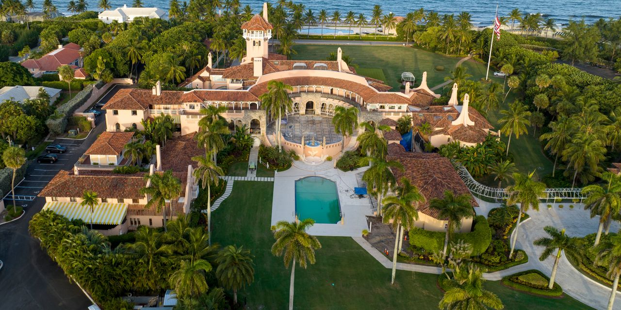 Trump avait plus de 300 documents classifiés à Mar-a-Lago: rapport 2 Trump avait plus de 300 documents classifiés à Mar-a-Lago: rapport - 1