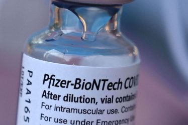 Pfizer et BioNTech affirment que les données montrent que le vaccin COVID a une efficacité de plus de 70% chez les jeunes enfants, avec des cas en augmentation dans seulement 7 États - 5
