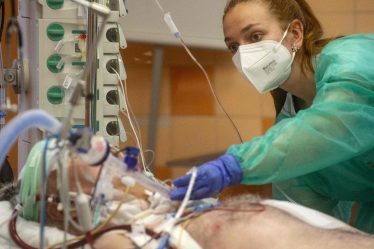 Un rapport révèle que les Américains avec un long COVID perdent des milliards de salaires, alors que Moderna poursuit Pfizer et BioNTech pour des brevets d'ARNm - 7