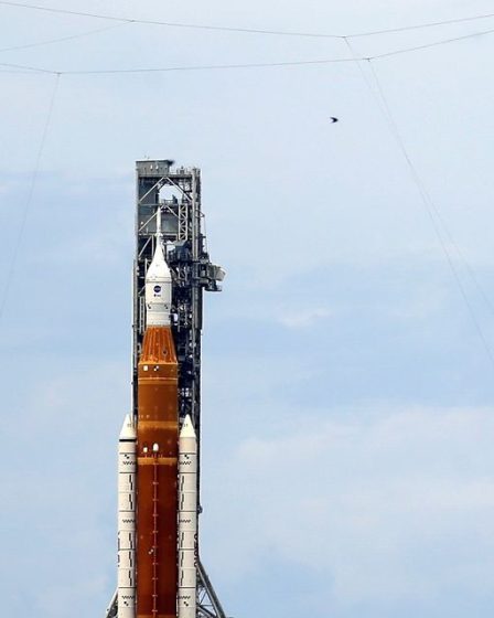 La nouvelle fusée lunaire de la NASA sur la bonne voie pour le lancement de lundi malgré les coups de foudre - 69