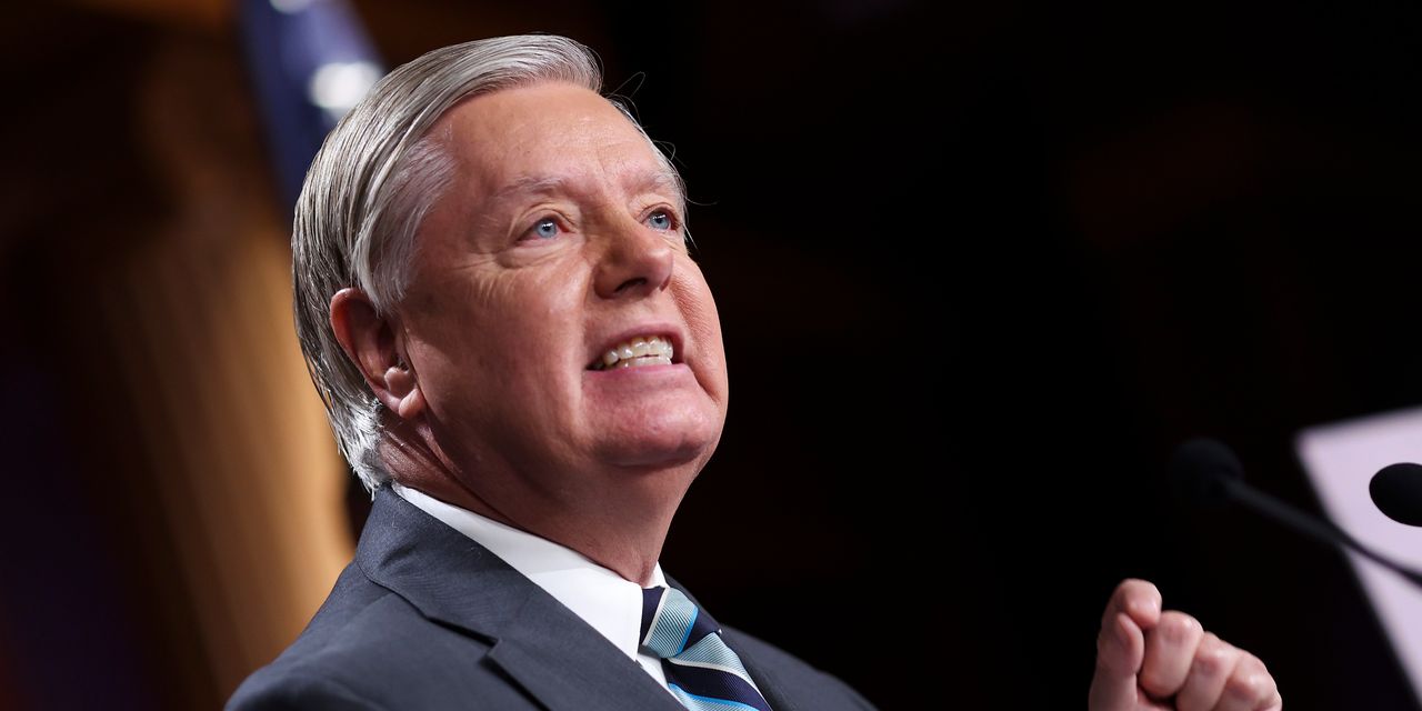 Lindsey Graham prévient "qu'il y aura des émeutes dans les rues" si Trump est poursuivi 2 Lindsey Graham prévient "qu'il y aura des émeutes dans les rues" si Trump est poursuivi - 1