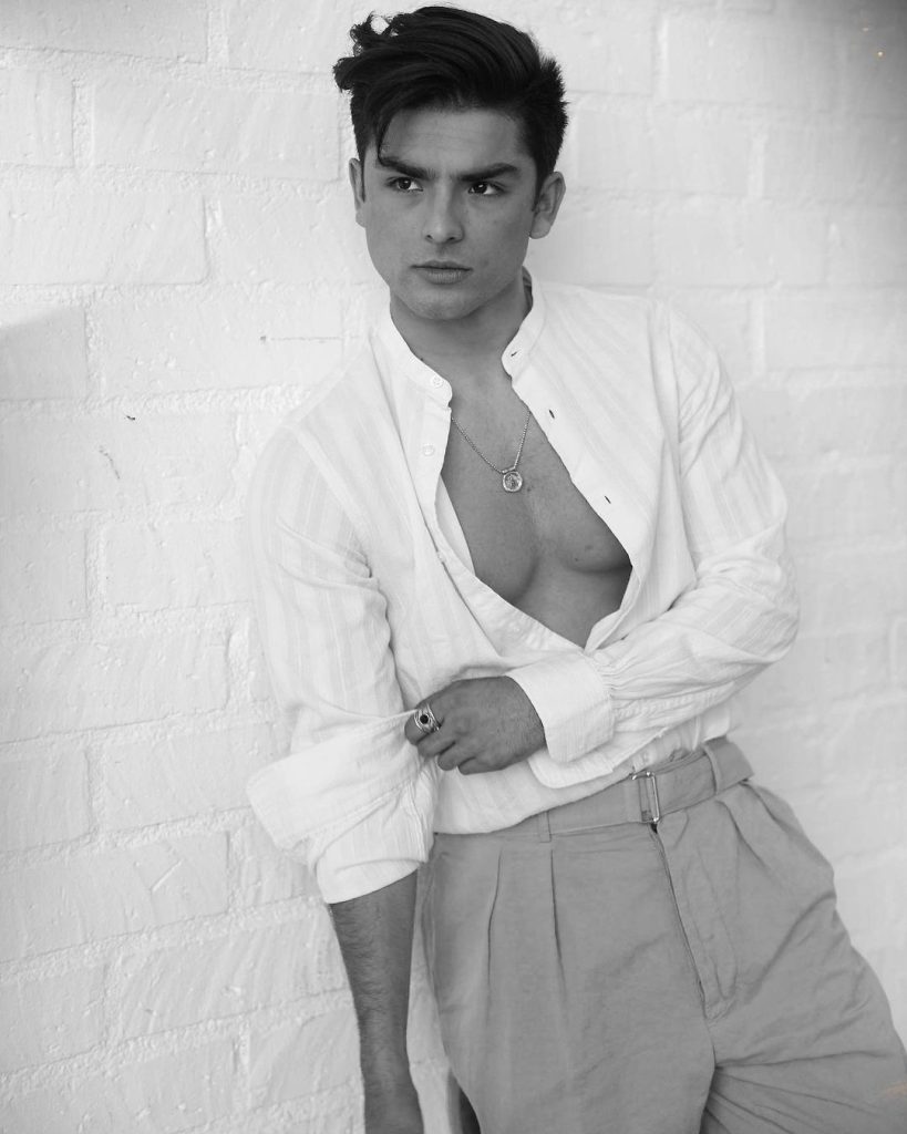 Wiki, biographie, âge, taille, carrière, famille, origine ethnique, petite amie, valeur nette et bien d'autres 31 Photo de Diego Tinoco