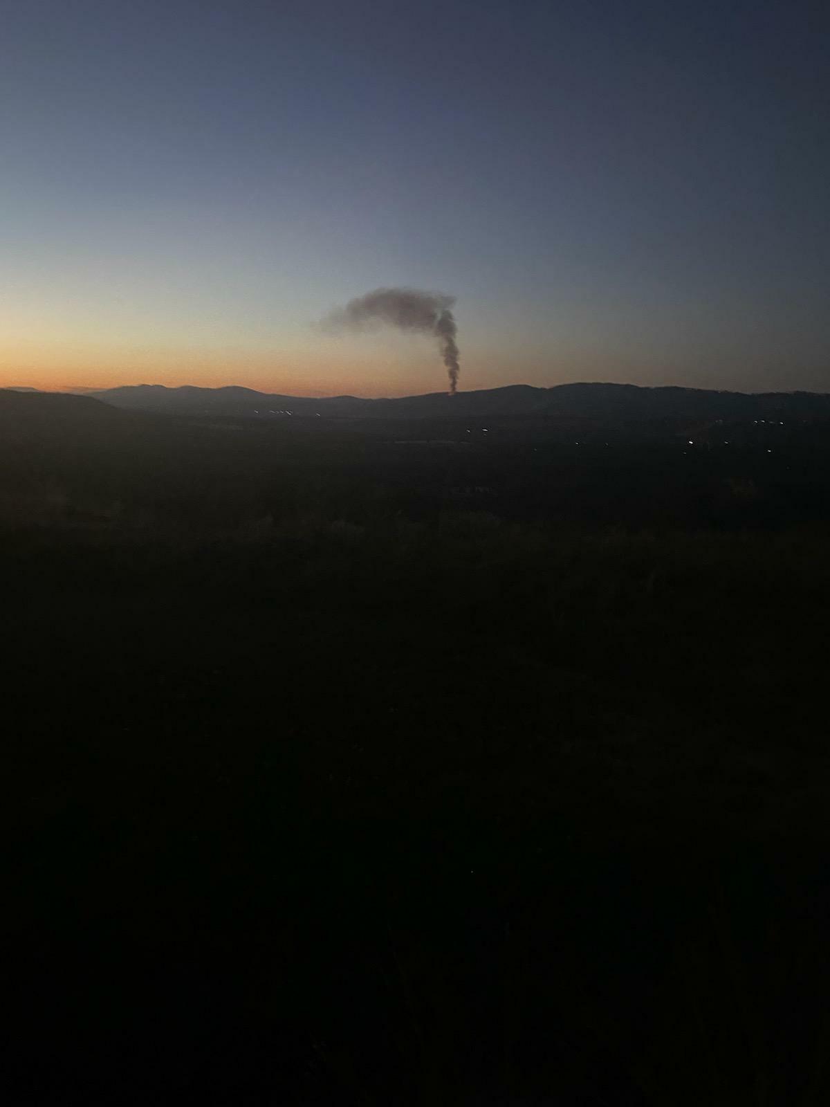 Les équipes de pompiers du comté de Stevens répondent à un feu de brousse au nord-est de Spokane 2 Les équipes de pompiers du comté de Stevens répondent à un feu de brousse au nord-est de Spokane - 1