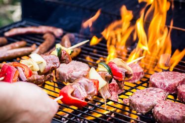 Un politicien français déclenche le #barbecuegate après avoir affirmé que manger de la viande rouge était une question de genre - 9