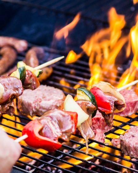 Un politicien français déclenche le #barbecuegate après avoir affirmé que manger de la viande rouge était une question de genre 28 Un politicien français déclenche le #barbecuegate après avoir affirmé que manger de la viande rouge était une question de genre - 27
